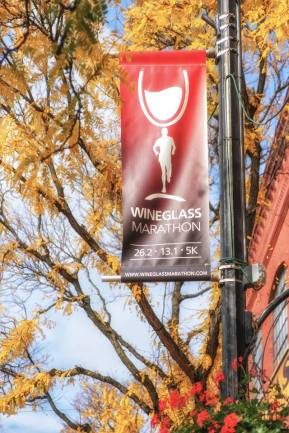 wineglass banner tree 2